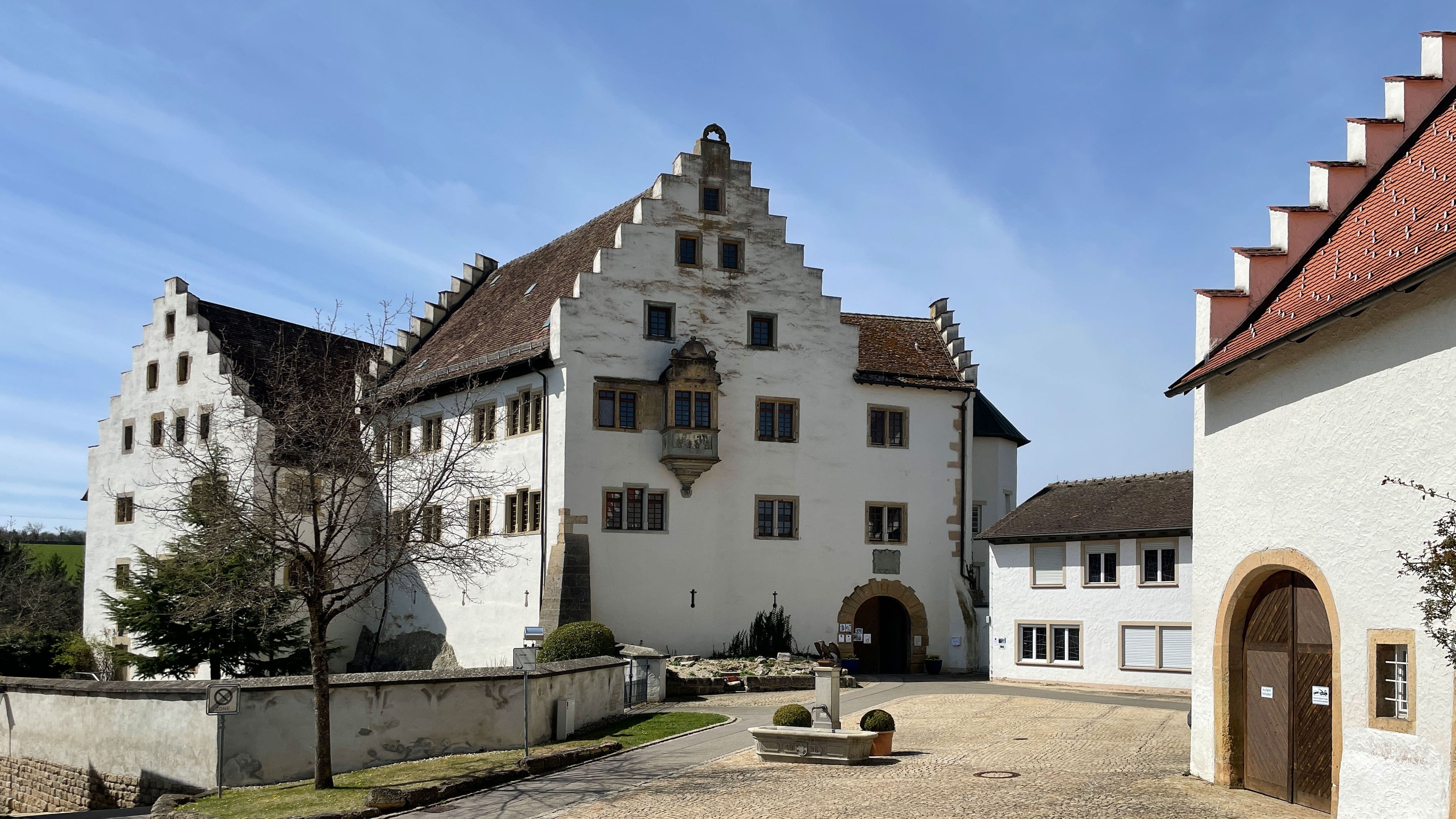 L'extérieur du très beau bâtiment du Schloss Blumenfeld à Tengen (DE).